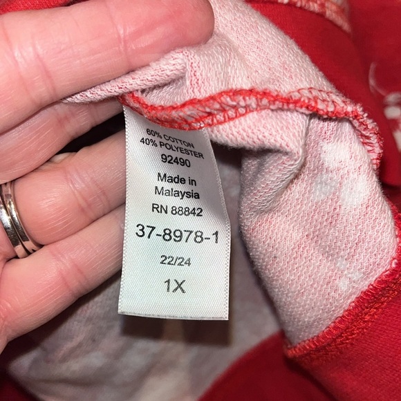 Woman within red floral sweatshirt size 22/24 1X - Picture 4 of 5